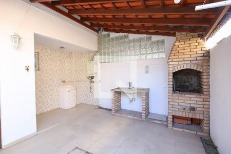 Casa de condomínio para alugar com 75m², 3 quartos e 2 vagasQuintal