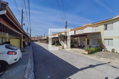 Casa de condomínio para alugar com 75m², 3 quartos e 2 vagasEntrada