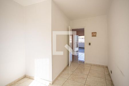 Quarto 1 de casa para alugar com 3 quartos, 100m² em Vila Três Irmãos, Carapicuíba
