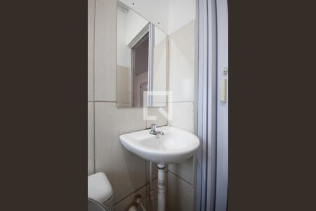 Banheiro de apartamento para alugar com 1 quarto, 19m² em Vila Yara, Osasco