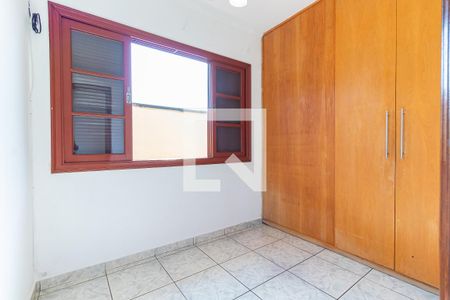 Casa à venda com 230m², 3 quartos e 2 vagasQuarto 2