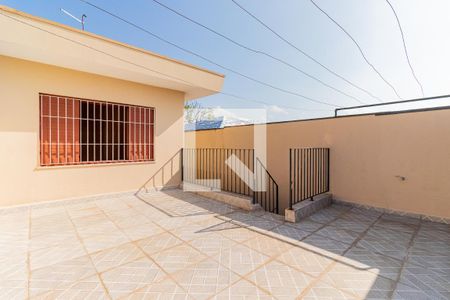 Casa à venda com 230m², 3 quartos e 2 vagasQuintal - Varanda