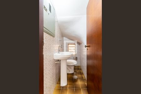Lavabo de casa à venda com 3 quartos, 230m² em Jardim Ernestina, São Paulo