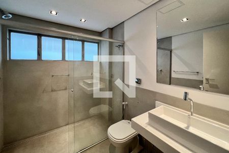 Banheiro da Suíte de apartamento para alugar com 2 quartos, 98m² em Vila Nova Conceição, São Paulo