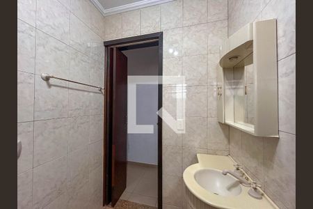 Casa à venda com 232m², 5 quartos e 2 vagasBanheiro 2