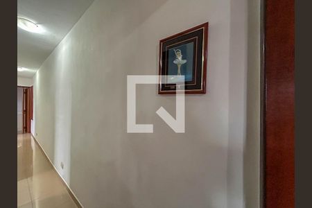 Casa à venda com 232m², 5 quartos e 2 vagasCorredor