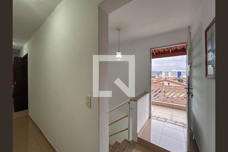Casa à venda com 232m², 5 quartos e 2 vagasCorredor