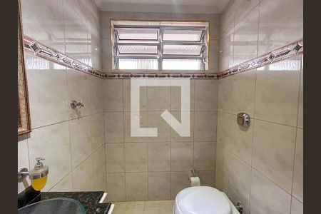 Casa à venda com 232m², 5 quartos e 2 vagasBanheiro 1