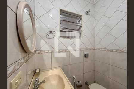 Casa à venda com 232m², 5 quartos e 2 vagasBanheiro de serviço
