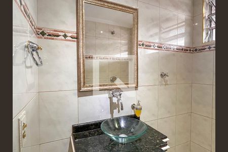 Casa à venda com 232m², 5 quartos e 2 vagasBanheiro 1