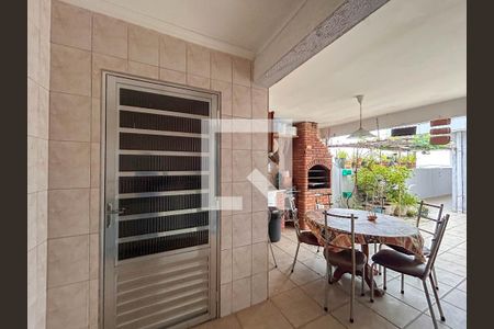 Casa à venda com 232m², 5 quartos e 2 vagasÁrea de Serviço/ Área gourmet/ Quintal