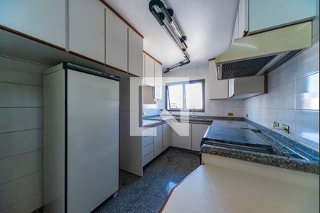 Apartamento à venda com 150m², 3 quartos e 2 vagasCozinha 