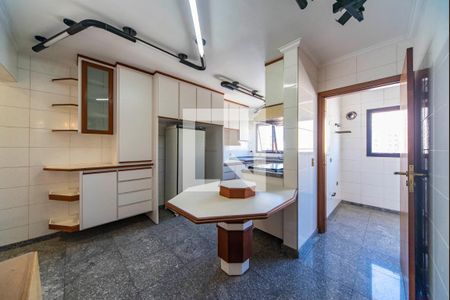 Apartamento à venda com 150m², 3 quartos e 2 vagasCozinha 