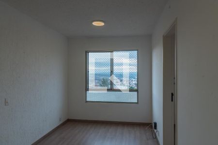 Sala de Apartamento com 2 quartos, 45m² Vila Carminha 