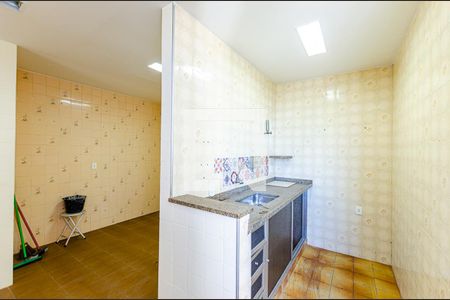 Apartamento para alugar com 76m², 2 quartos e sem vagaCozinha 
