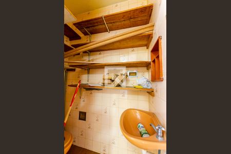 Apartamento para alugar com 76m², 2 quartos e sem vagaBanheiro de Serviço