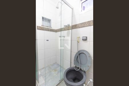 Casa à venda com 300m², 5 quartos e 5 vagas Casa à venda com 300m², 5 quartos e 5 vagasEdícula - Banheiro da Suíte 1