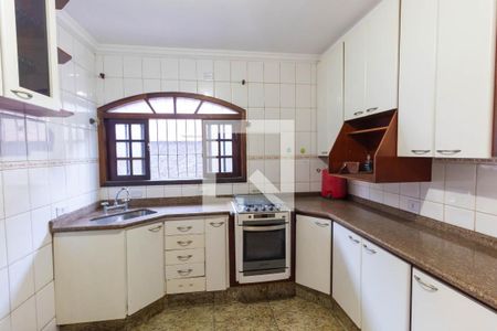 Casa à venda com 300m², 5 quartos e 5 vagas Casa à venda com 300m², 5 quartos e 5 vagasCozinha