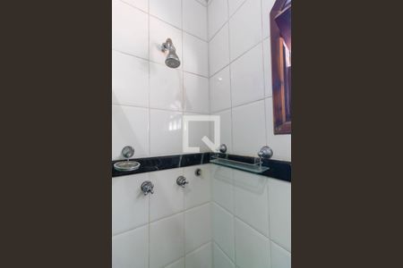 Casa à venda com 300m², 5 quartos e 5 vagas Casa à venda com 300m², 5 quartos e 5 vagasBanheiro 2