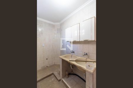 Casa à venda com 300m², 5 quartos e 5 vagas Casa à venda com 300m², 5 quartos e 5 vagasÁrea de serviço