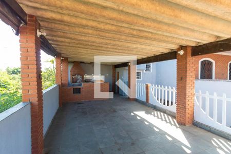 Casa à venda com 300m², 5 quartos e 5 vagas Casa à venda com 300m², 5 quartos e 5 vagasChurrasqueira