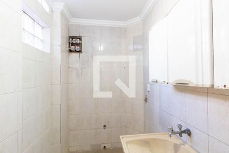 Casa à venda com 300m², 5 quartos e 5 vagas Casa à venda com 300m², 5 quartos e 5 vagasÁrea de serviço