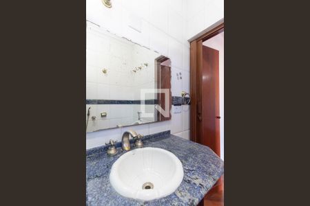 Casa à venda com 300m², 5 quartos e 5 vagas Casa à venda com 300m², 5 quartos e 5 vagasBanheiro da Suíte 1