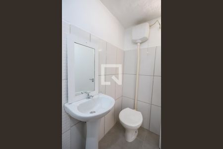 Banheiro de casa de condomínio para alugar com 1 quarto, 60m² em Água Fria, São Paulo