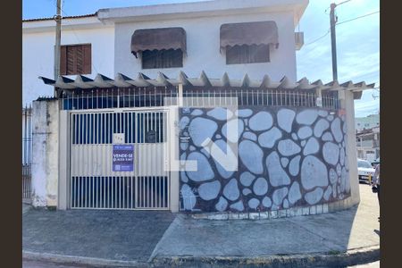 Casa à venda com 100m², 2 quartos e 2 vagasFachada