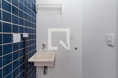 Banheiro - tanque e varal de kitnet/studio para alugar com 1 quarto, 38m² em Bela Vista, São Paulo