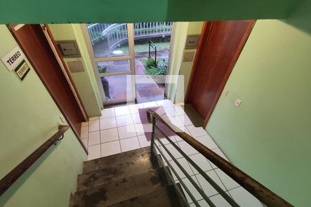 Apartamento para alugar com 52m², 2 quartos e 1 vaga Apartamento para alugar com 52m², 2 quartos e 1 vagaEscada