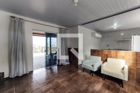Sala de casa para alugar com 1 quarto, 100m² em Jardim Trianon, Taboão da Serra