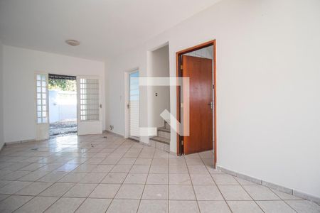 Sala de casa para alugar com 3 quartos, 121m² em Setor Goiânia 2, Goiânia