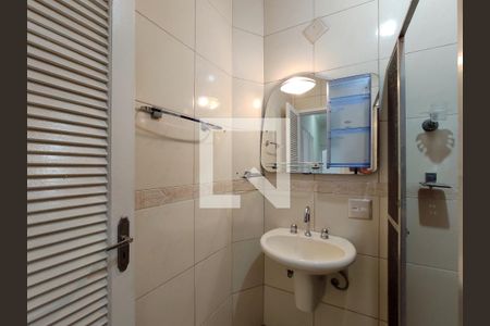 Apartamento à venda com 130m², 3 quartos e 1 vaga Apartamento à venda com 130m², 3 quartos e 1 vagaBanheiro Corredor