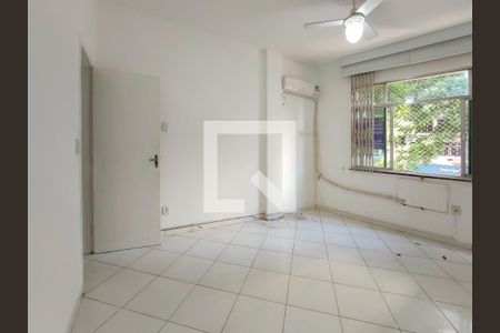 Apartamento à venda com 130m², 3 quartos e 1 vaga Apartamento à venda com 130m², 3 quartos e 1 vagaQuarto 1