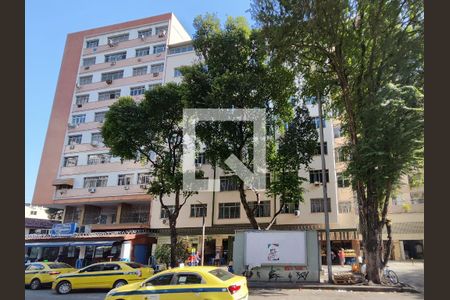 Apartamento à venda com 130m², 3 quartos e 1 vaga Apartamento à venda com 130m², 3 quartos e 1 vagaFachada e portaria