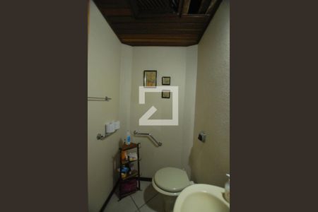 Casa à venda com 222m², 5 quartos e 2 vagasLavabo