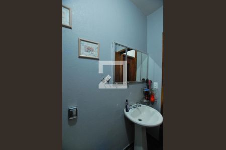 Casa à venda com 222m², 5 quartos e 2 vagasBanheiro da Suíte