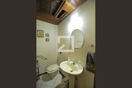 Casa à venda com 222m², 5 quartos e 2 vagasLavabo