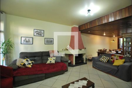 Sala de casa à venda com 5 quartos, 222m² em Teresópolis, Porto Alegre