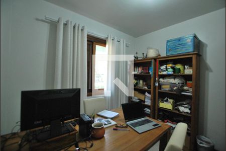 Quarto Reversivel de casa à venda com 5 quartos, 222m² em Teresópolis, Porto Alegre