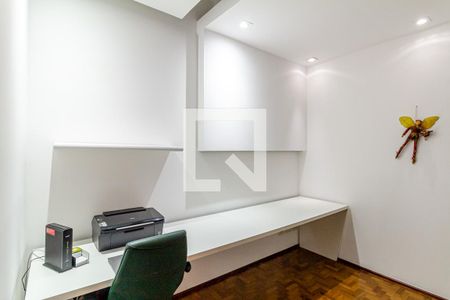 Apartamento à venda com 168m², 3 quartos e 1 vaga Apartamento à venda com 168m², 3 quartos e 1 vagaEscritório