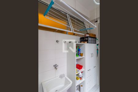 Apartamento à venda com 168m², 3 quartos e 1 vaga Apartamento à venda com 168m², 3 quartos e 1 vagaLavanderia