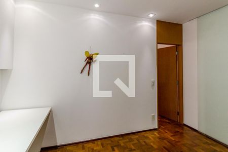 Apartamento à venda com 168m², 3 quartos e 1 vaga Apartamento à venda com 168m², 3 quartos e 1 vagaEscritório