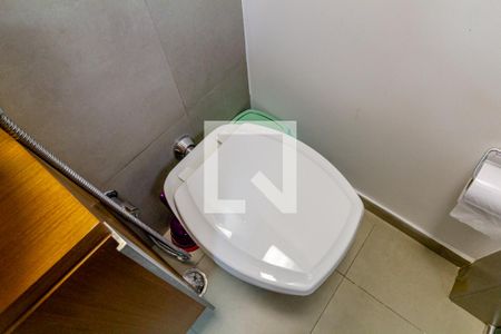 Apartamento à venda com 168m², 3 quartos e 1 vaga Apartamento à venda com 168m², 3 quartos e 1 vagaBanheiro 2