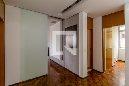 Apartamento à venda com 168m², 3 quartos e 1 vaga Apartamento à venda com 168m², 3 quartos e 1 vagaEscritório