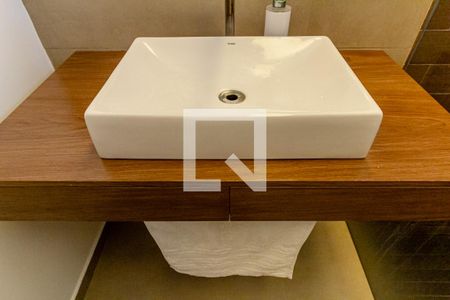 Apartamento à venda com 168m², 3 quartos e 1 vaga Apartamento à venda com 168m², 3 quartos e 1 vagaBanheiro 1