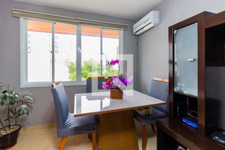 Sala de apartamento à venda com 2 quartos, 70m² em Passo da Areia, Porto Alegre