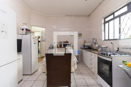 Casa à venda com 140m², 3 quartos e 8 vagasBanheiro 2