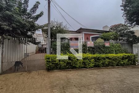 Casa à venda com 140m², 3 quartos e 8 vagasFachada